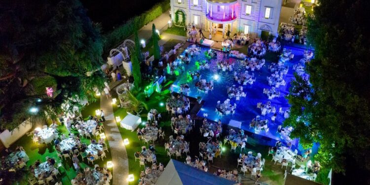 White Dinner Water Show 2024 Villa ReNoir 1